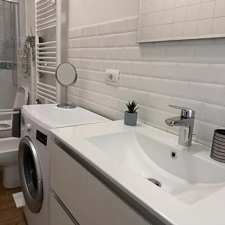 Monolocale Comodo Metro * Турин